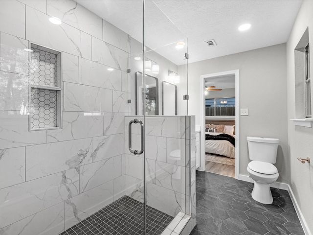 2126 Eagle Point Road, Crosby, TX 77532