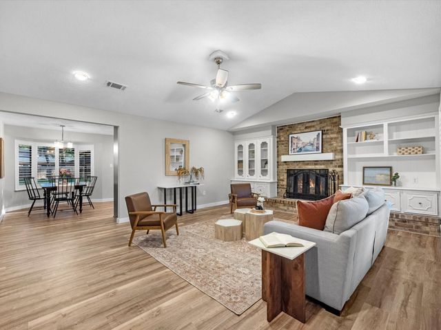 2126 Eagle Point Road, Crosby, TX 77532