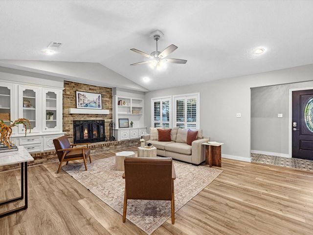 2126 Eagle Point Road, Crosby, TX 77532