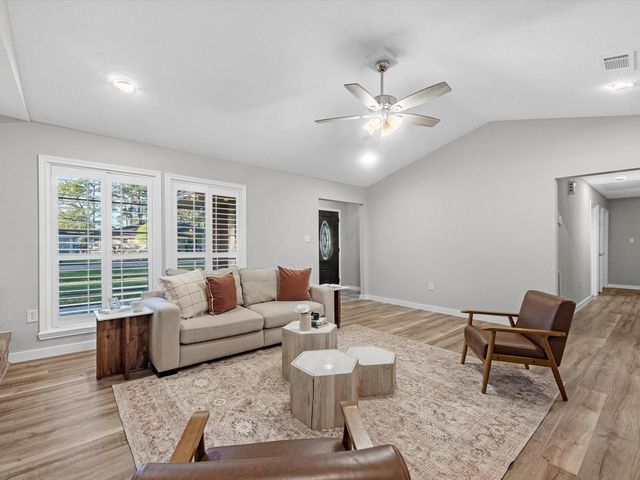 2126 Eagle Point Road, Crosby, TX 77532