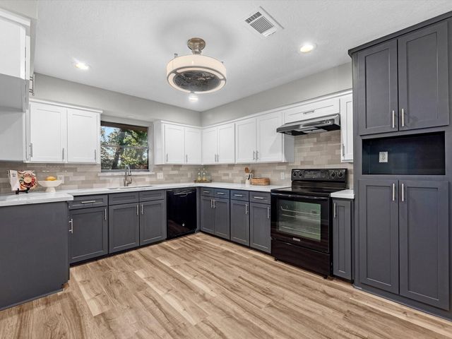 2126 Eagle Point Road, Crosby, TX 77532