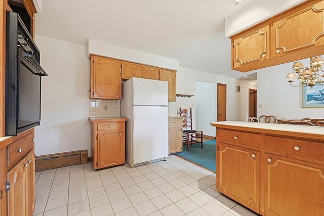 79 Highview Ave, Somerset, MA 02726
