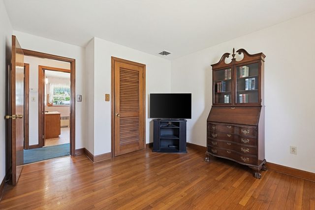 79 Highview Ave, Somerset, MA 02726