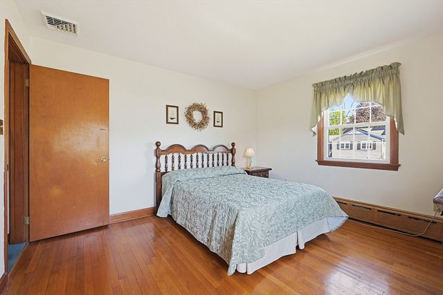 79 Highview Ave, Somerset, MA 02726