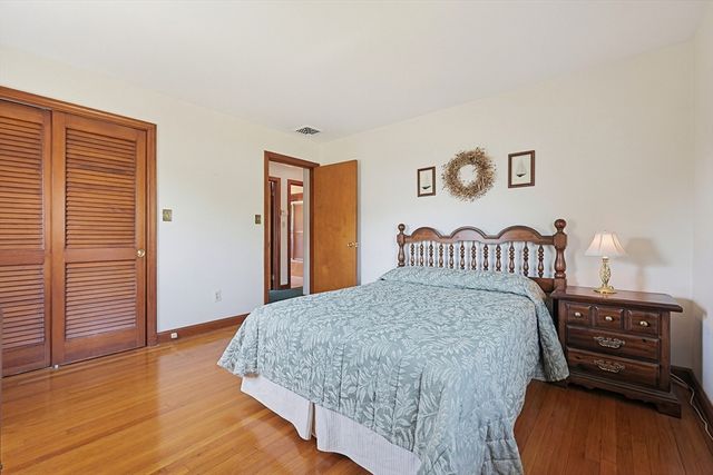 79 Highview Ave, Somerset, MA 02726