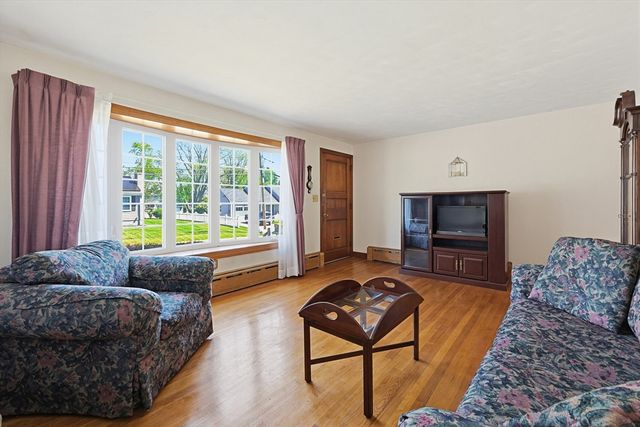 79 Highview Ave, Somerset, MA 02726