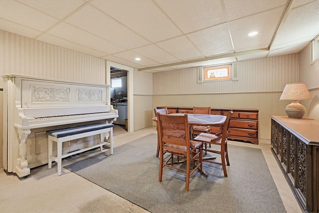 79 Highview Ave, Somerset, MA 02726