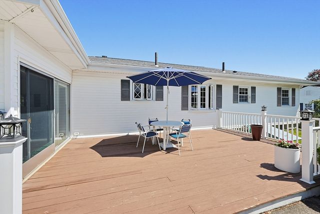 79 Highview Ave, Somerset, MA 02726