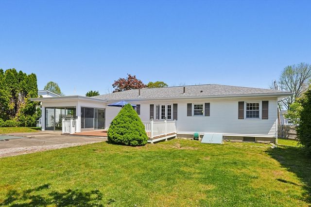 79 Highview Ave, Somerset, MA 02726