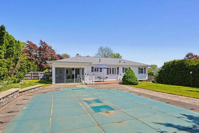 79 Highview Ave, Somerset, MA 02726
