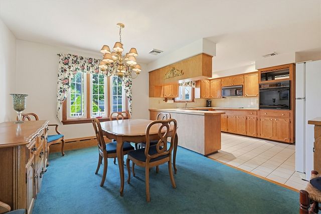 79 Highview Ave, Somerset, MA 02726