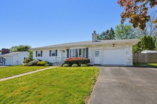79 Highview Ave, Somerset, MA 02726