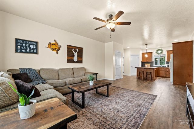 3942 Vista Ridge Ln, New Plymouth, ID 83655