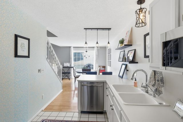 8487 Corcoran Path 61, Inver Grove Heights, MN 55076