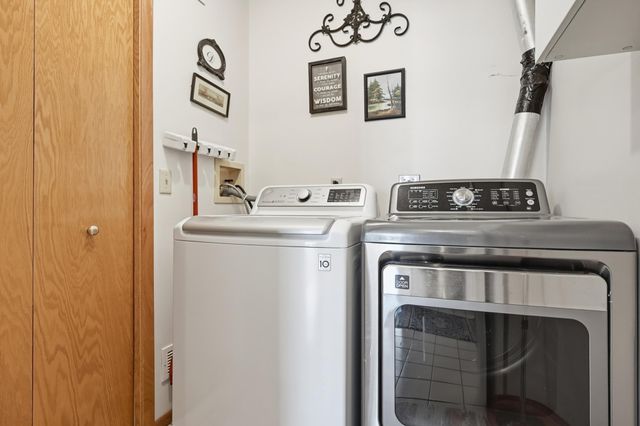 8487 Corcoran Path 61, Inver Grove Heights, MN 55076