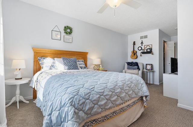 8487 Corcoran Path 61, Inver Grove Heights, MN 55076