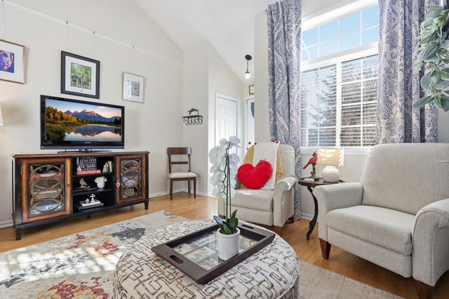 8487 Corcoran Path 61, Inver Grove Heights, MN 55076