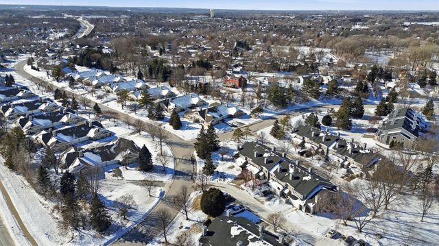 8487 Corcoran Path 61, Inver Grove Heights, MN 55076