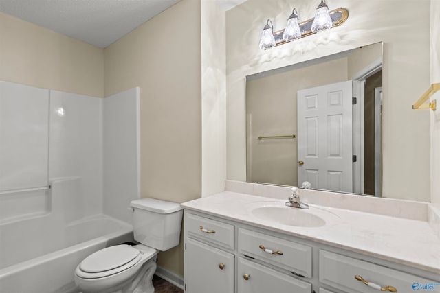 377 Cherry Street NW, Hartselle, AL 35640