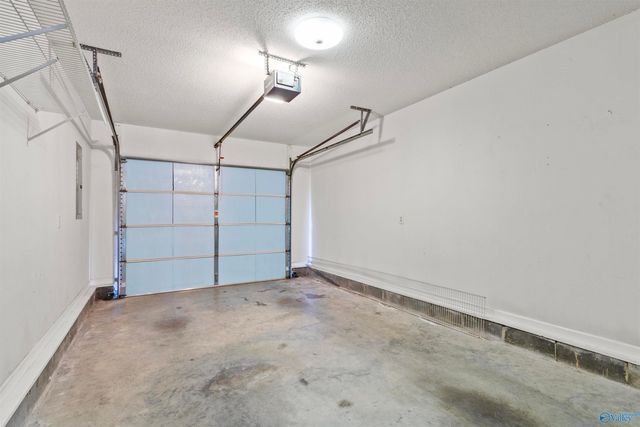 377 Cherry Street NW, Hartselle, AL 35640