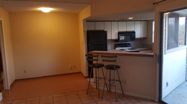 2500 Burleson RD 221, Austin, TX 78741