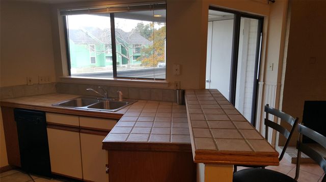 2500 Burleson RD 221, Austin, TX 78741