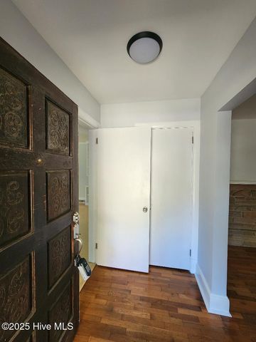 1884 W Lake Shore Drive, Wilmington, NC 28401