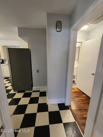 1884 W Lake Shore Drive, Wilmington, NC 28401