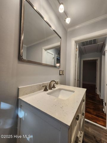 1884 W Lake Shore Drive, Wilmington, NC 28401