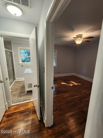 1884 W Lake Shore Drive, Wilmington, NC 28401