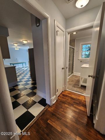 1884 W Lake Shore Drive, Wilmington, NC 28401