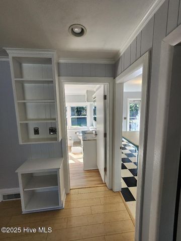 1884 W Lake Shore Drive, Wilmington, NC 28401