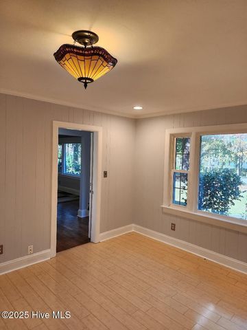 1884 W Lake Shore Drive, Wilmington, NC 28401