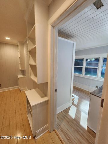 1884 W Lake Shore Drive, Wilmington, NC 28401