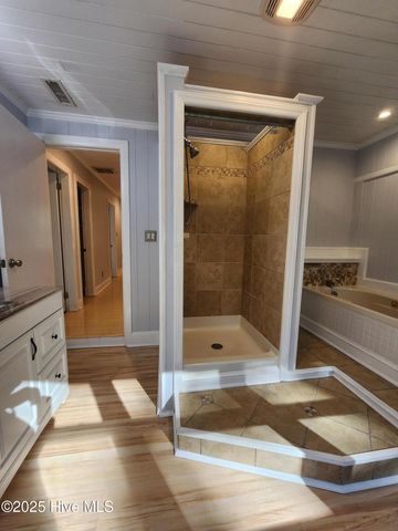 1884 W Lake Shore Drive, Wilmington, NC 28401