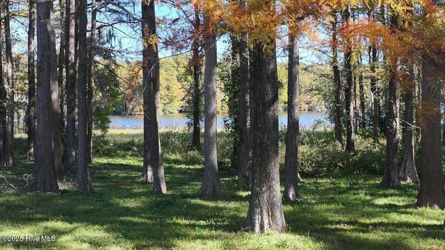 1884 W Lake Shore Drive, Wilmington, NC 28401