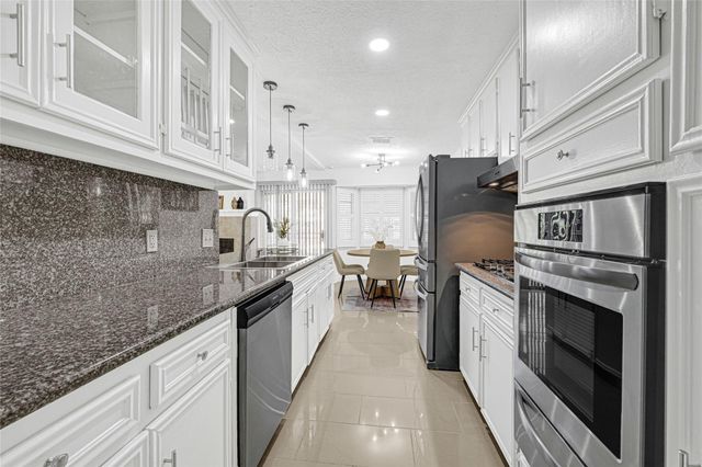 922 Centerwood Drive, Houston, TX 77013