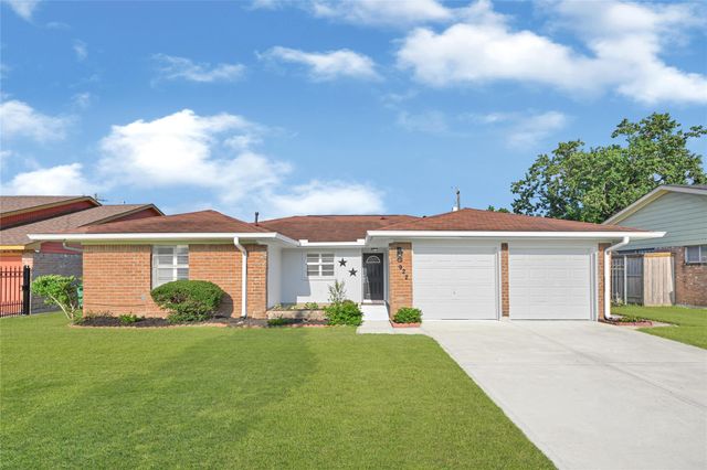 922 Centerwood Drive, Houston, TX 77013