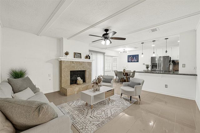 922 Centerwood Drive, Houston, TX 77013