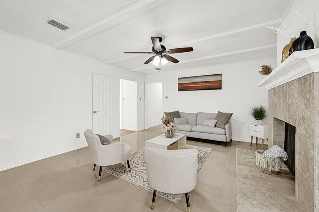 922 Centerwood Drive, Houston, TX 77013