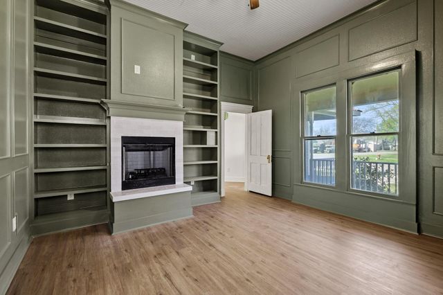 331 W Grand Street, Whitewright, TX 75491