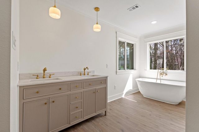 331 W Grand Street, Whitewright, TX 75491