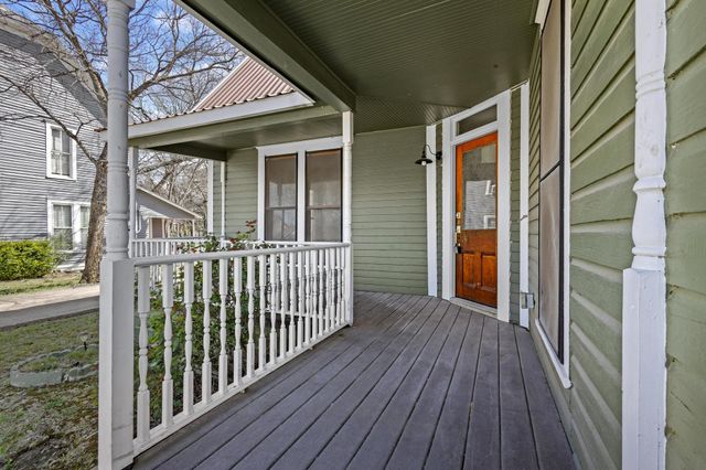 331 W Grand Street, Whitewright, TX 75491