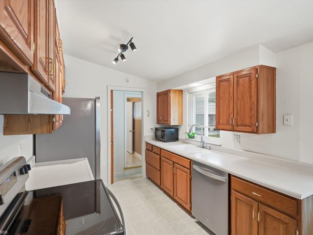 429 W Bloomfield Avenue, Royal Oak, MI 48073