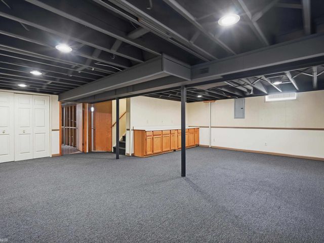 429 W Bloomfield Avenue, Royal Oak, MI 48073