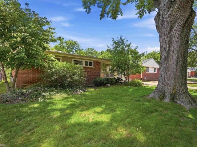 429 W Bloomfield Avenue, Royal Oak, MI 48073