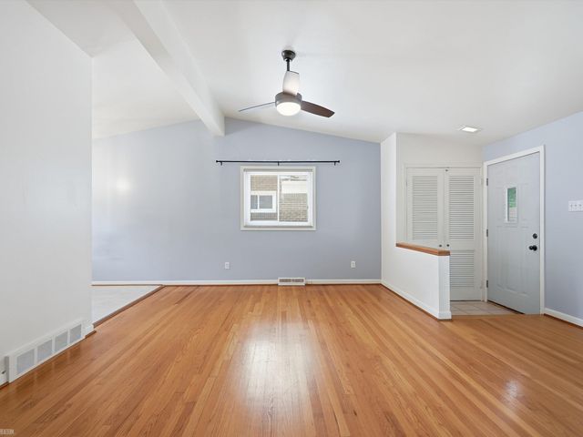 429 W Bloomfield Avenue, Royal Oak, MI 48073