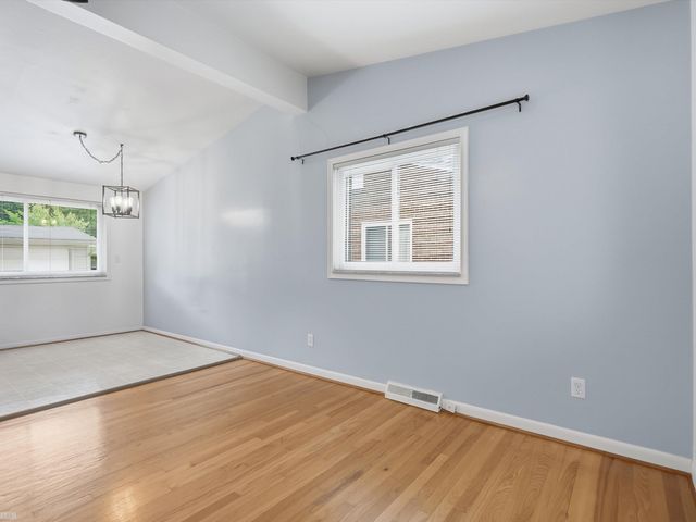 429 W Bloomfield Avenue, Royal Oak, MI 48073