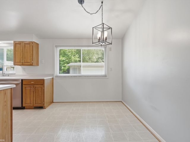 429 W Bloomfield Avenue, Royal Oak, MI 48073