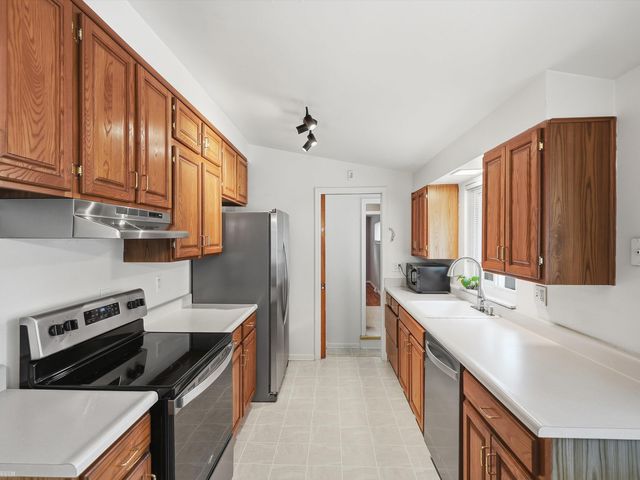 429 W Bloomfield Avenue, Royal Oak, MI 48073